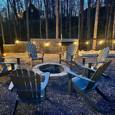 Seven Bears In The Woods -Modern-Luxury-Cabin--Hot Tub-Game Room